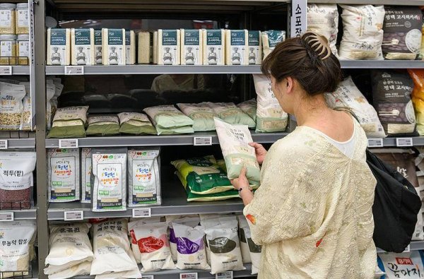天弘优配 一年内米价翻倍 日本游客赴韩买米